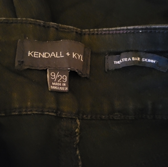 Kendall & Kylie Women Jean's Size 29x25 - Picture 5 of 6